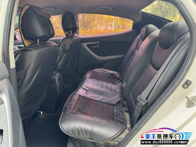 16年现代朗动轿车抵押车出售