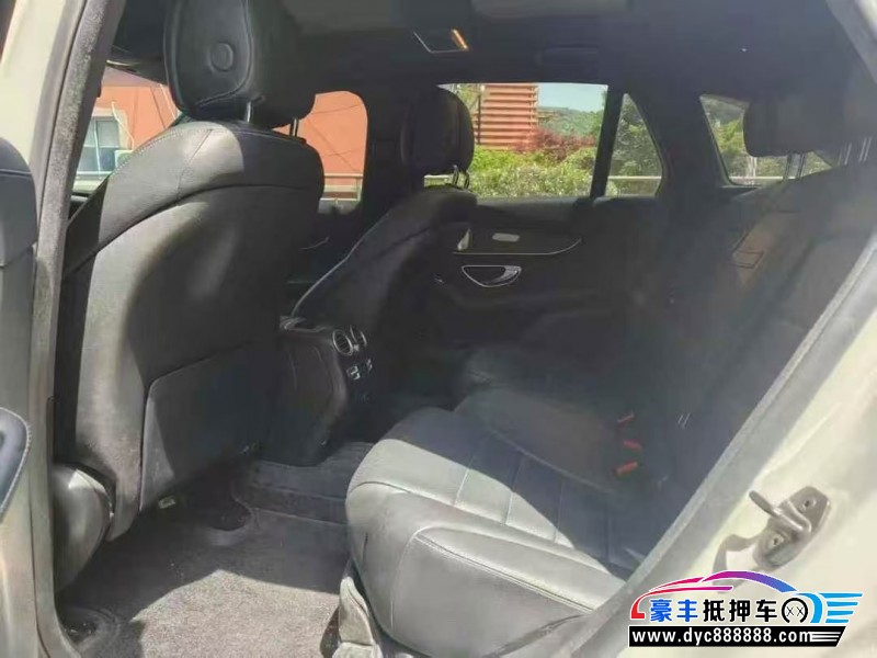 21年奔驰GLC轿车抵押车出售