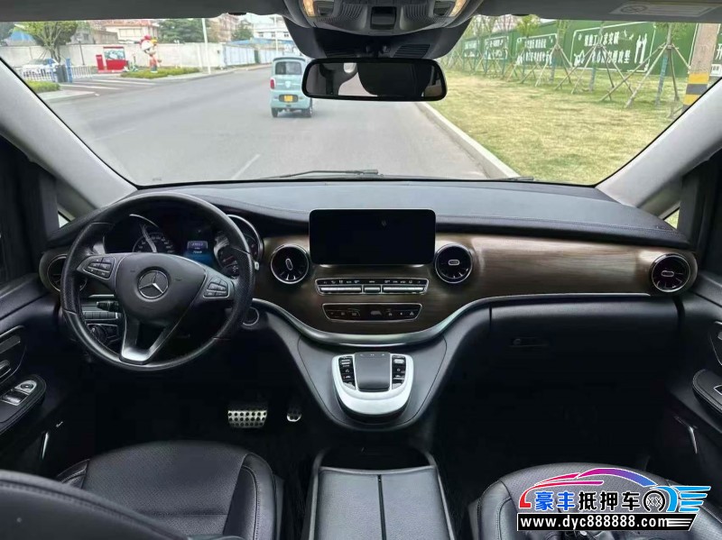 21年奔驰V轿车抵押车出售