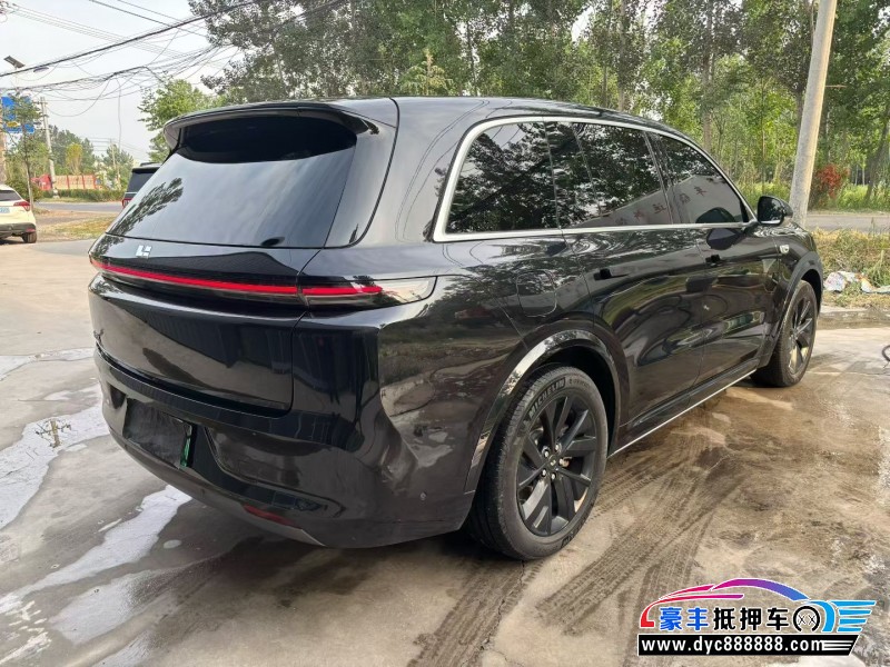 23年理想L8轿车抵押车出售
