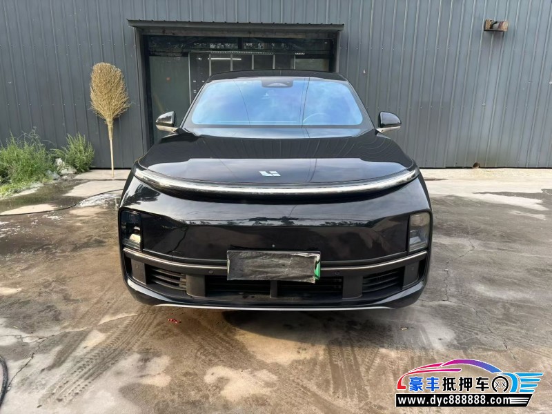 抵押车出售23年理想L8轿车
