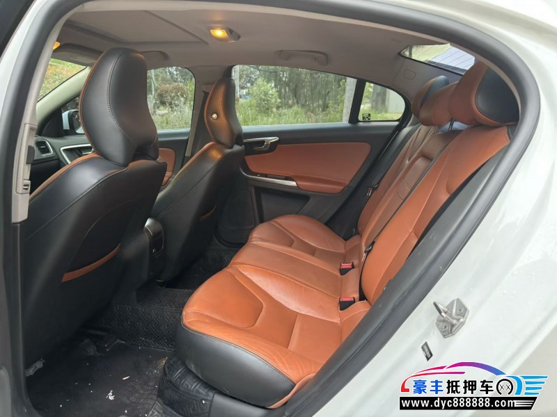 19年沃尔沃S60轿车抵押车出售
