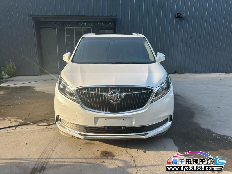抵押车出售18年别克GL8轿车