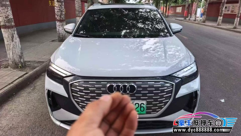 抵押车出售26年奥迪Q4轿车
