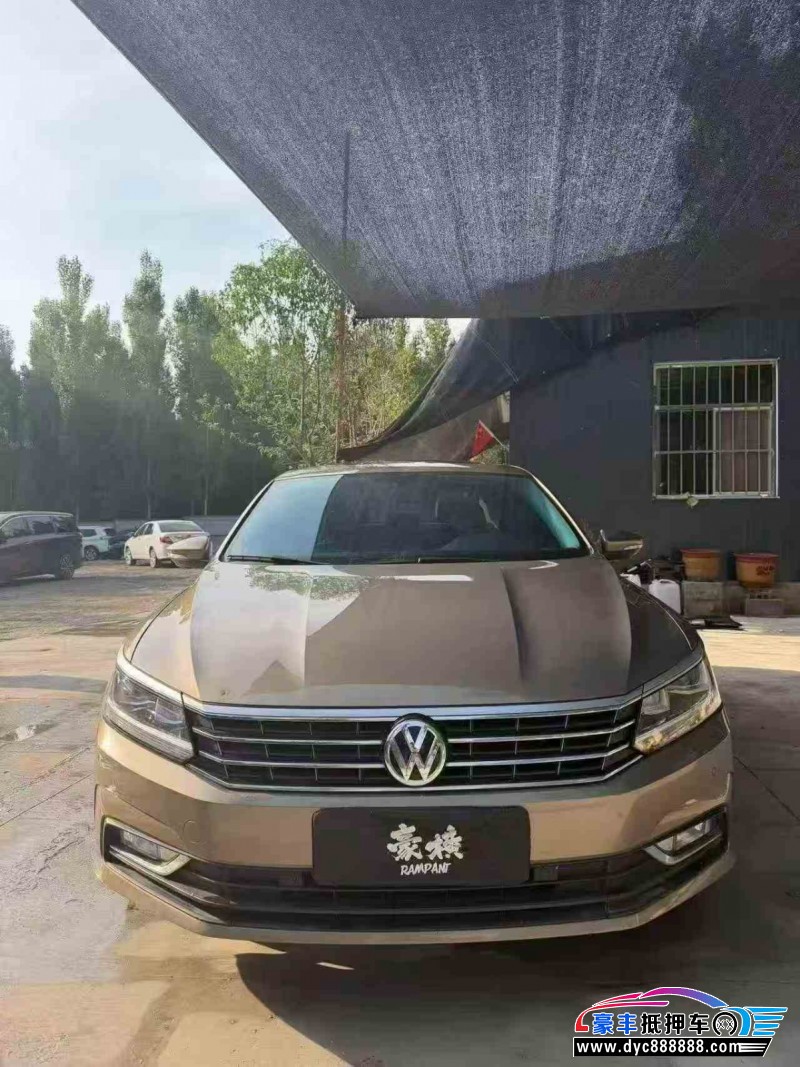 抵押车出售19年大众帕萨特轿车