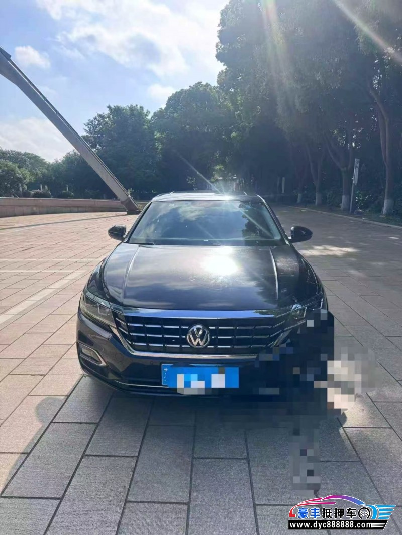 抵押车出售19年大众帕萨特轿车