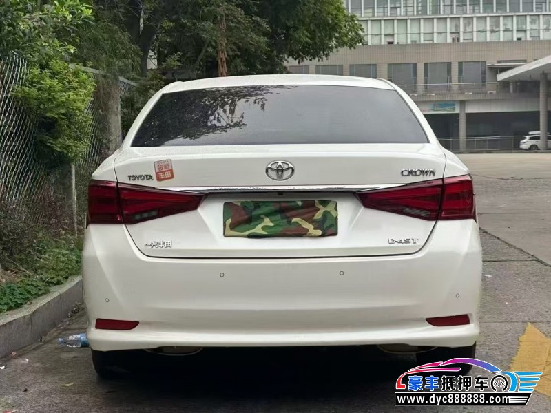 17年丰田皇冠轿车抵押车出售