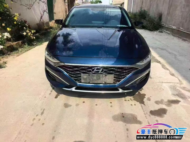 抵押车出售19年现代菲斯塔轿车