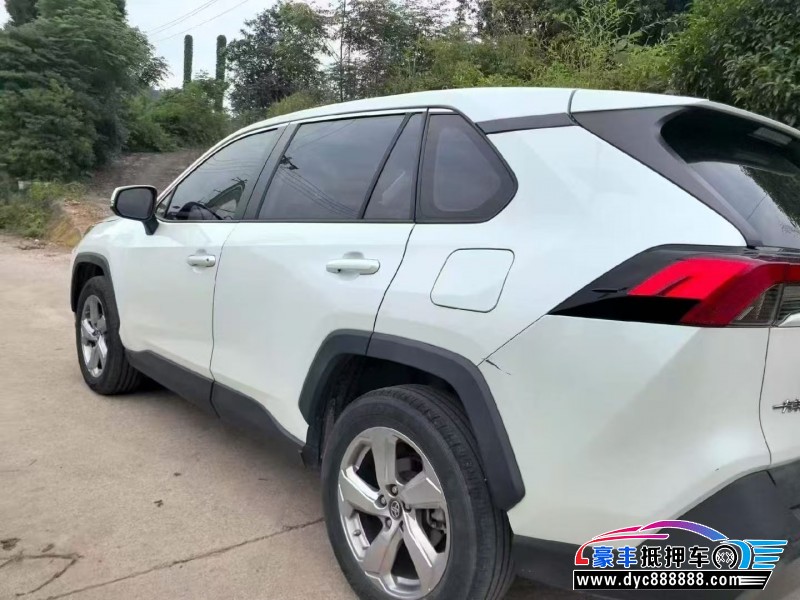 20年丰田RAV4轿车抵押车出售
