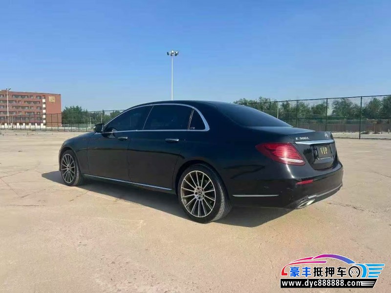 17年奔驰E轿车抵押车出售