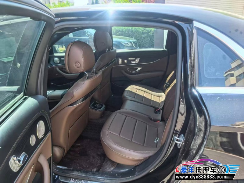 22年奔驰E轿车抵押车出售
