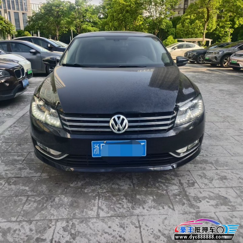 抵押车出售15年大众帕萨特轿车