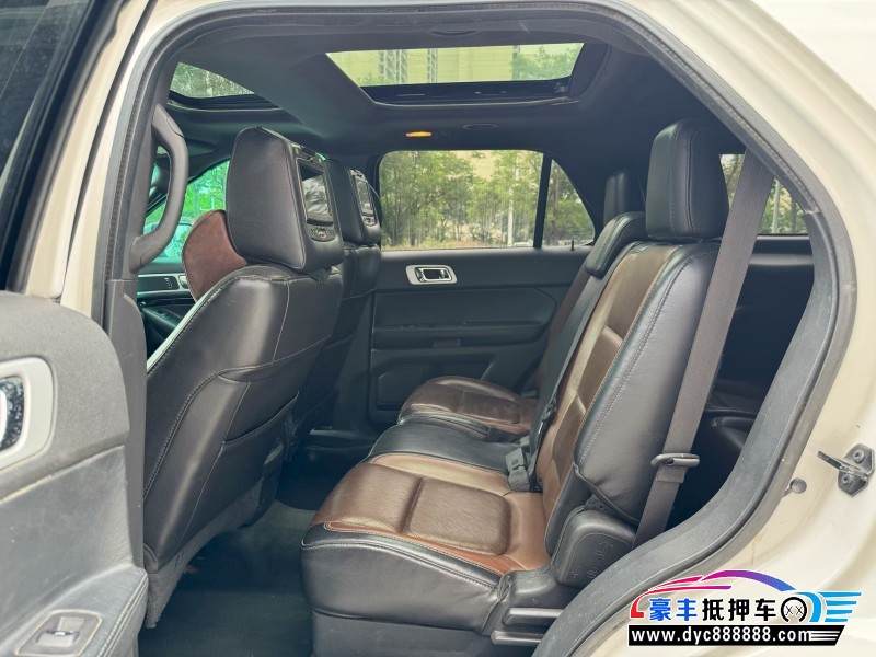 14年福特探险者轿车抵押车出售