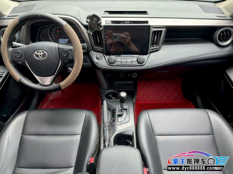 18年丰田RAV4轿车抵押车出售