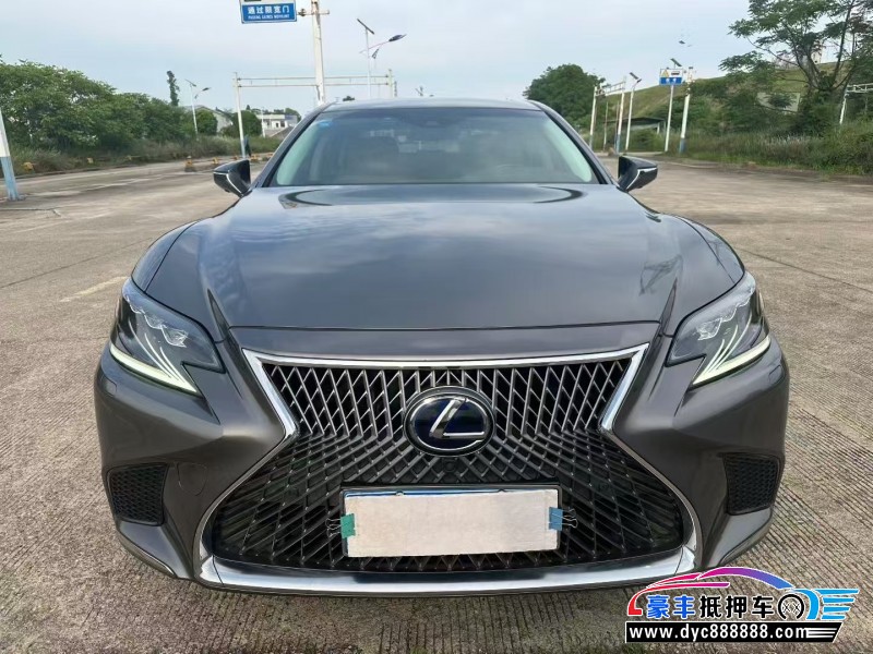 抵押车出售19年雷克萨斯LS轿车