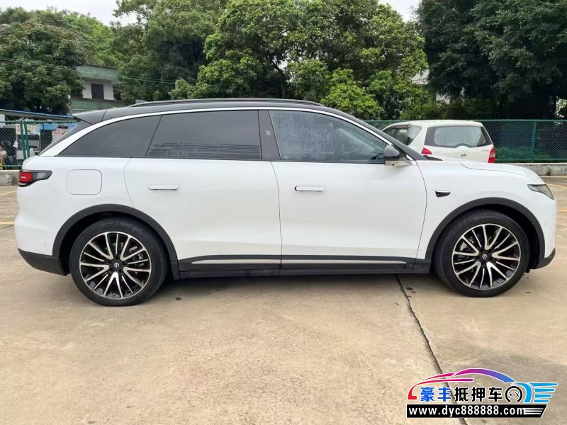 22年零跑C11轿车抵押车出售