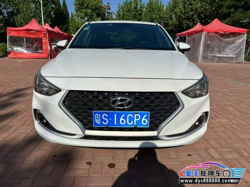 抵押车出售19年现代悦动轿车