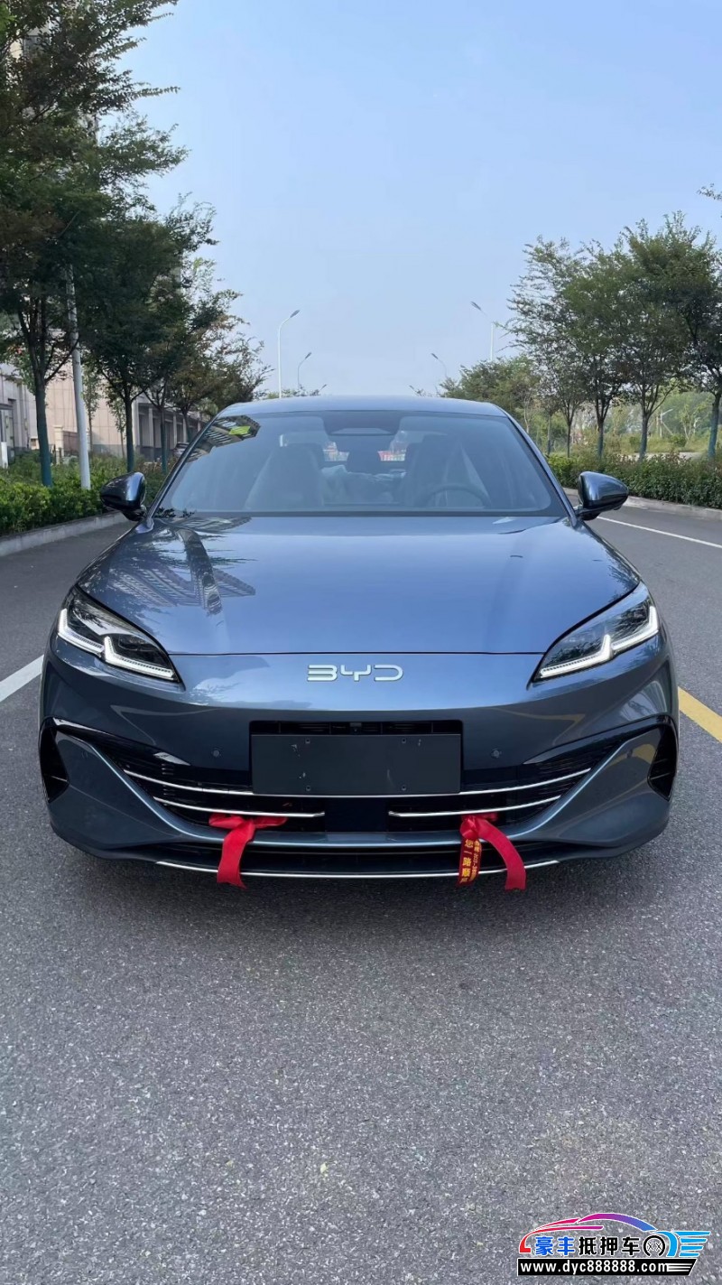 抵押车出售25年比亚迪海豹轿车