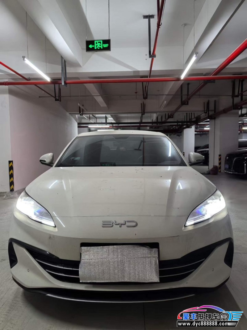 抵押车出售25年比亚迪海豹轿车
