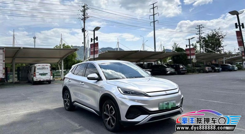 抵押车出售25年比亚迪元轿车