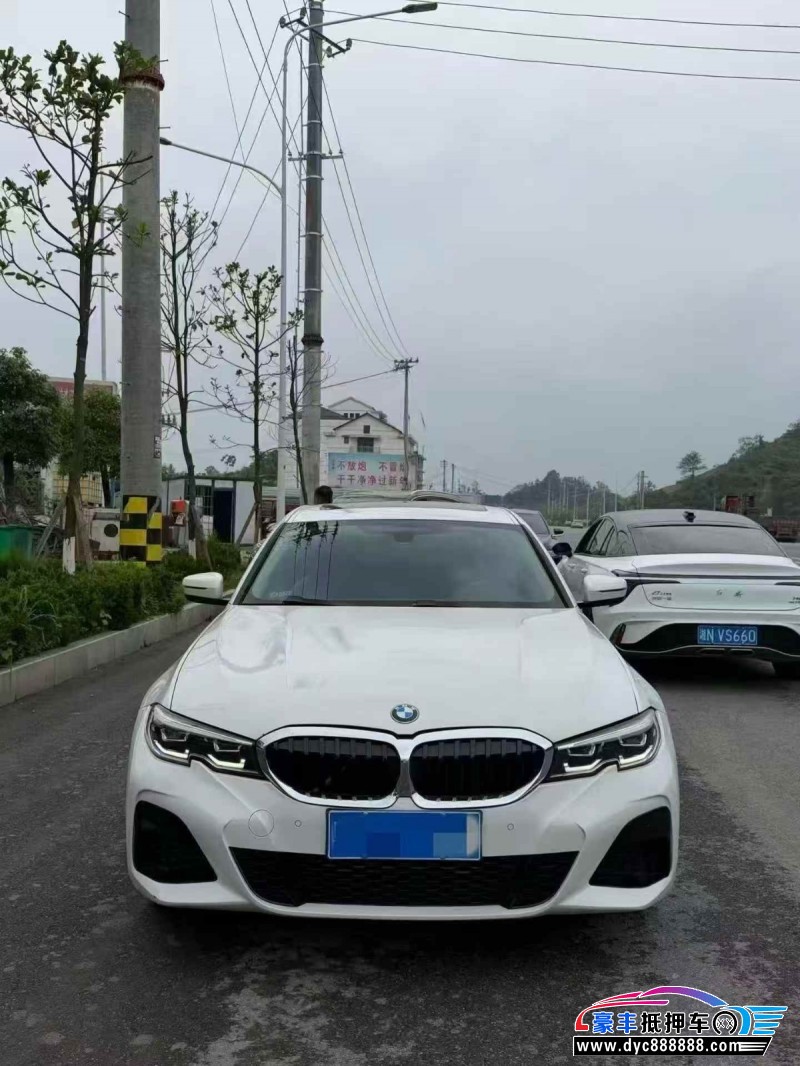 抵押车出售22年宝马3系轿车