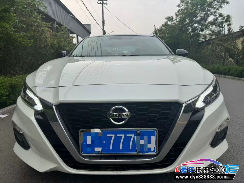 抵押车出售21年日产天籁轿车