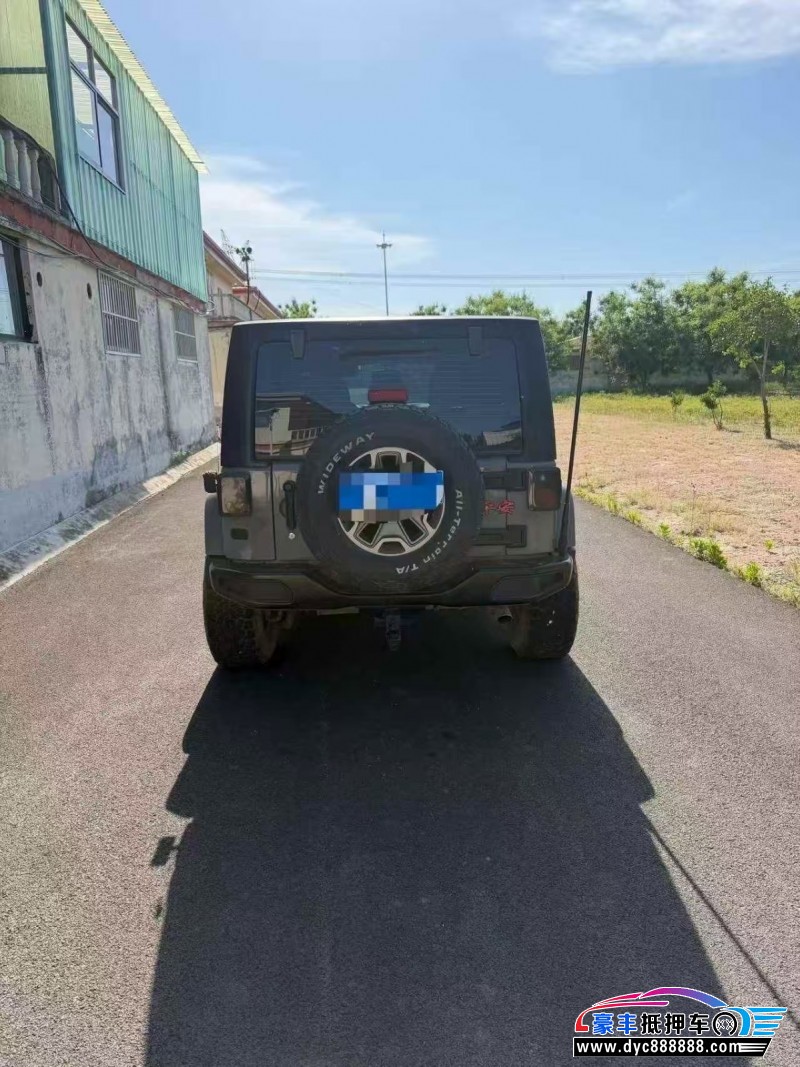 15年Jeep牧马人轿车抵押车出售