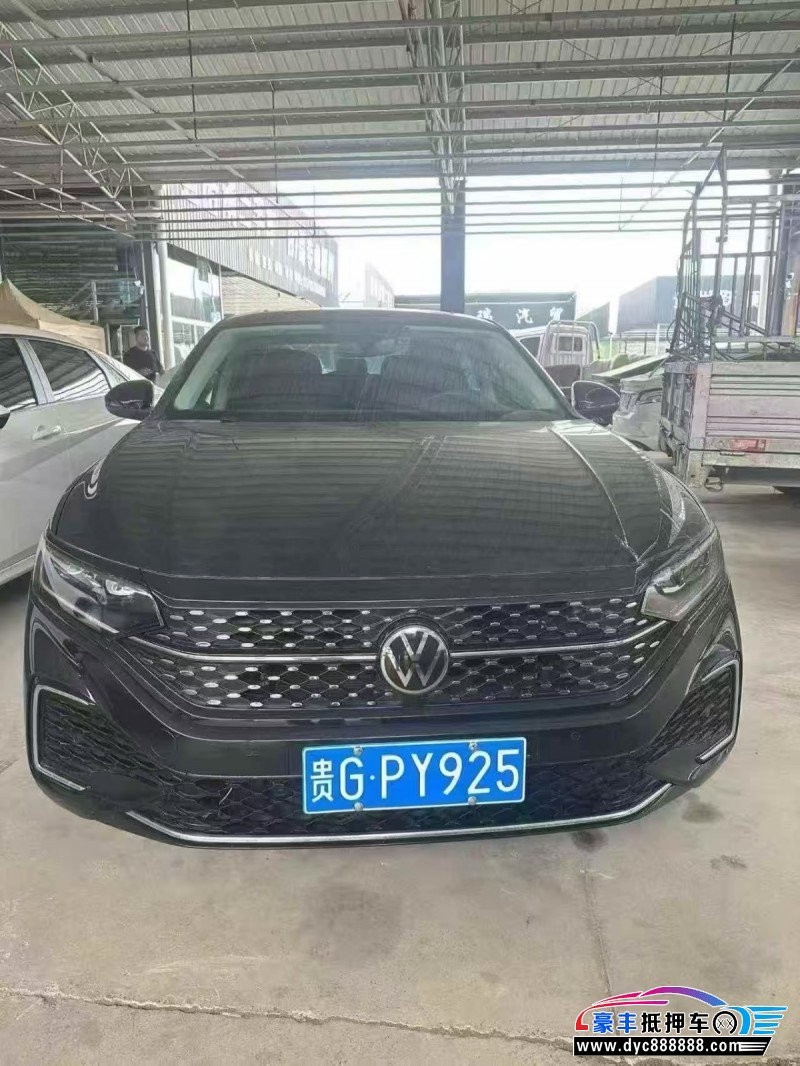 抵押车出售24年大众帕萨特轿车