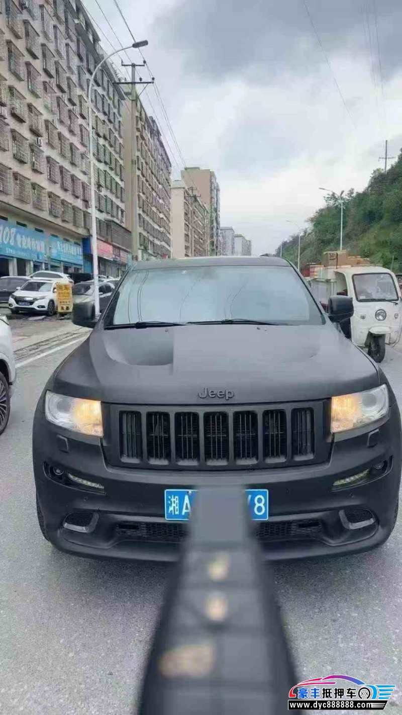 13年Jeep大切诺基轿车抵押车出售