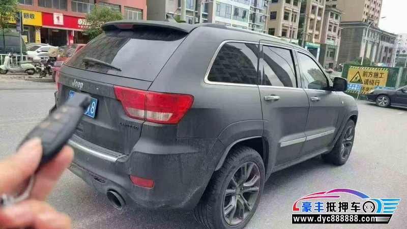 13年Jeep大切诺基轿车抵押车出售