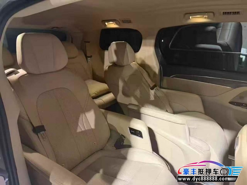 25年别克GL8轿车抵押车出售