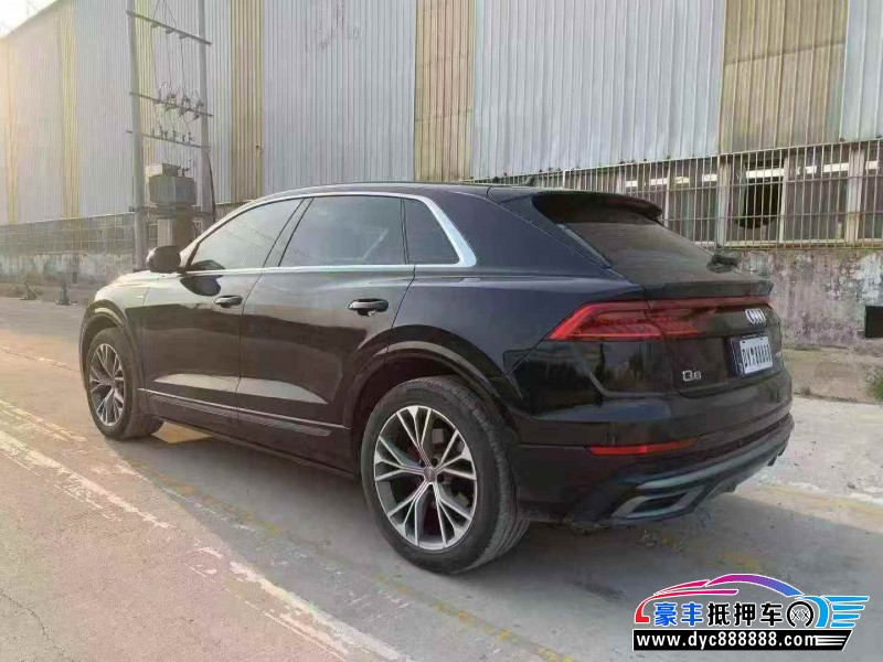 20年奥迪Q8轿车抵押车出售