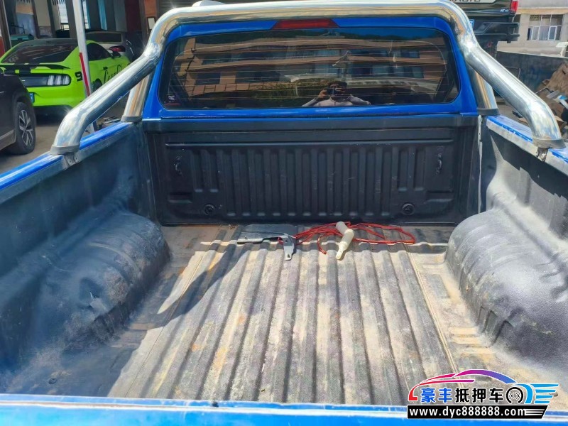 21年上汽大通T90轿车抵押车出售