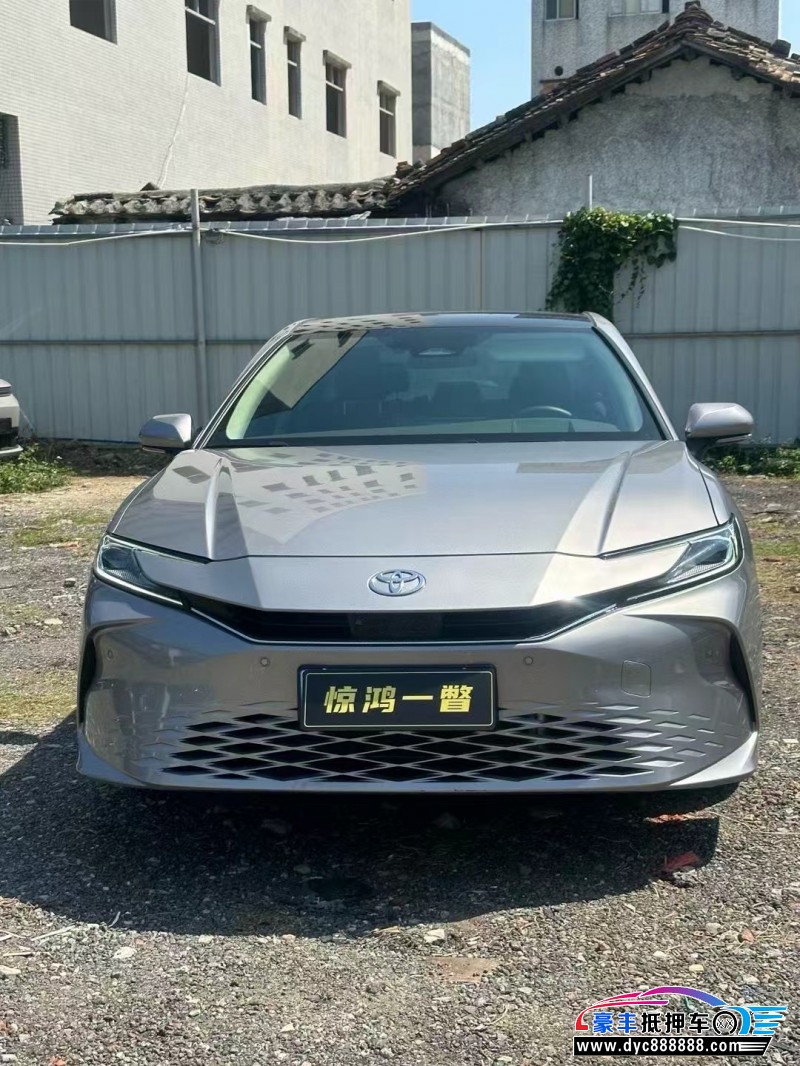 抵押车出售25年丰田凯美瑞轿车