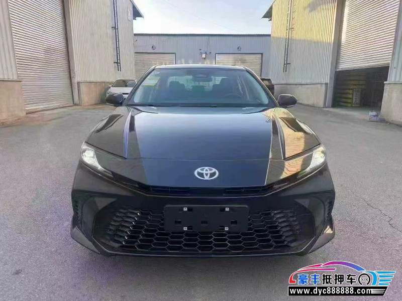 抵押车出售25年丰田凯美瑞轿车