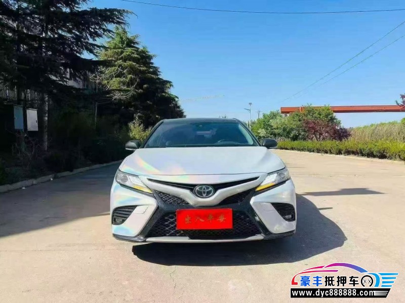 抵押车出售19年丰田凯美瑞轿车