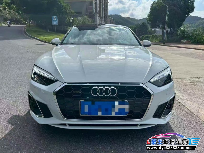 抵押车出售22年奥迪A5轿车