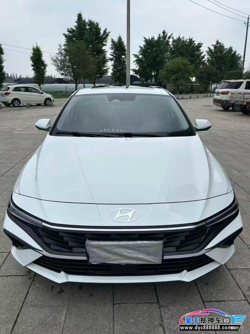 抵押车出售24年现代伊兰特轿车