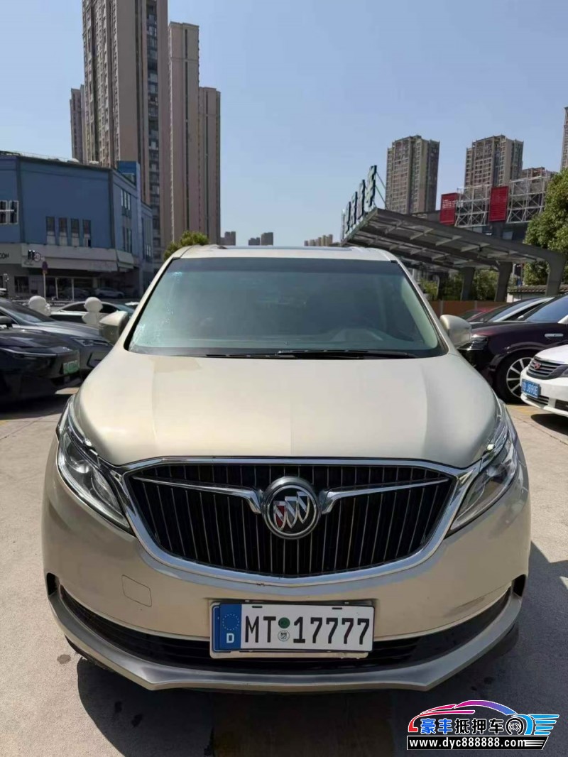 抵押车出售18年别克GL8轿车