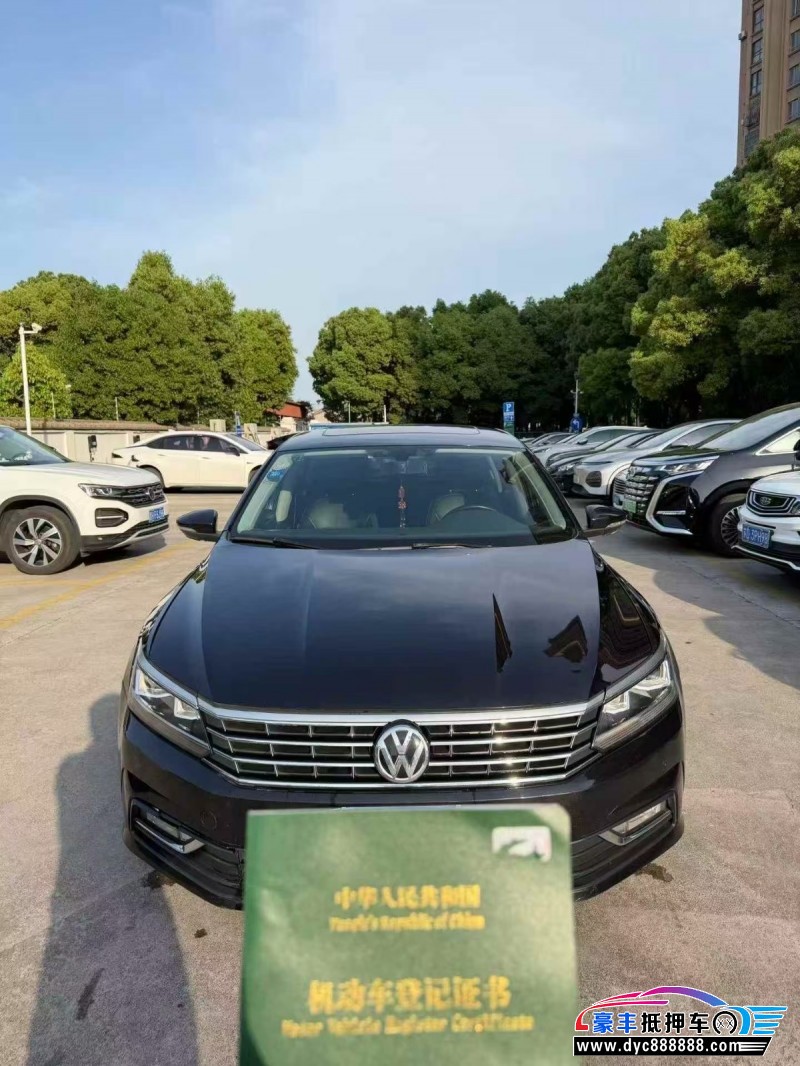 抵押车出售18年大众帕萨特轿车