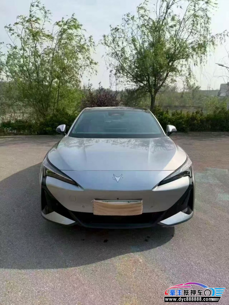 抵押车出售25年极狐阿尔法S轿车