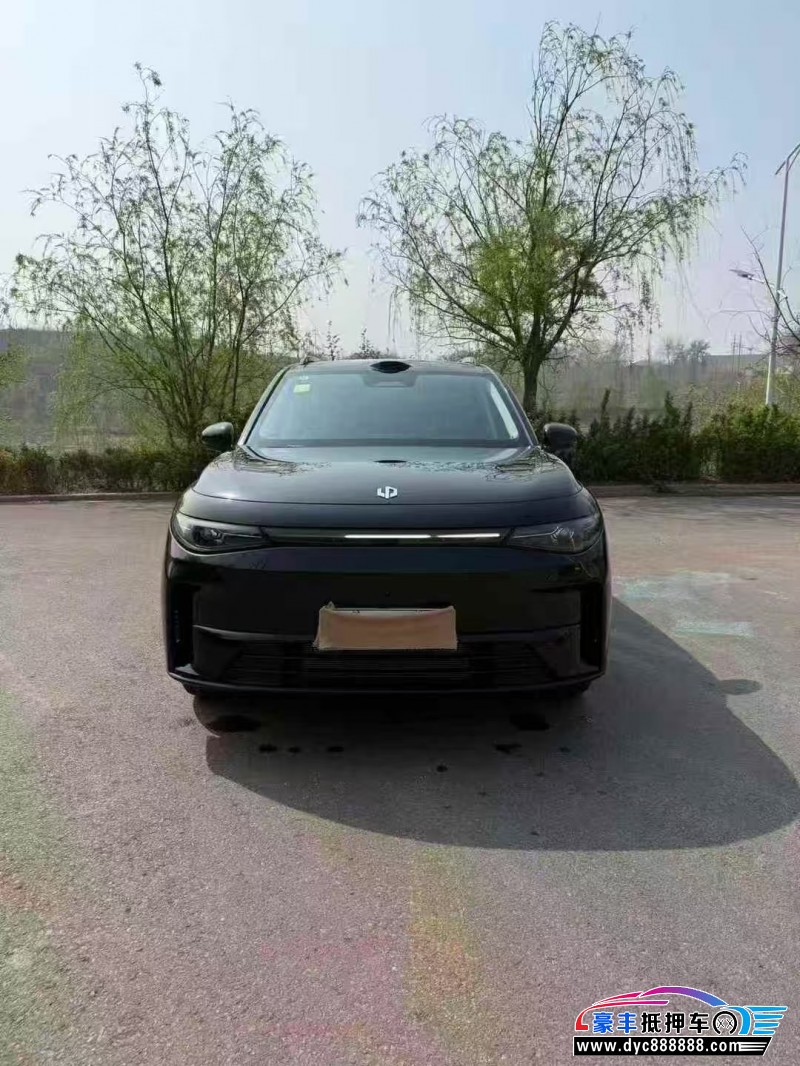 抵押车出售26年零跑C16轿车