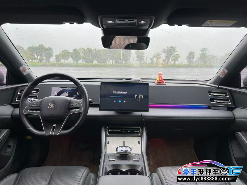 25年比亚迪秦轿车抵押车出售