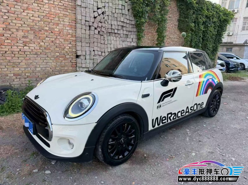 抵押车出售19年宝马MINI轿车