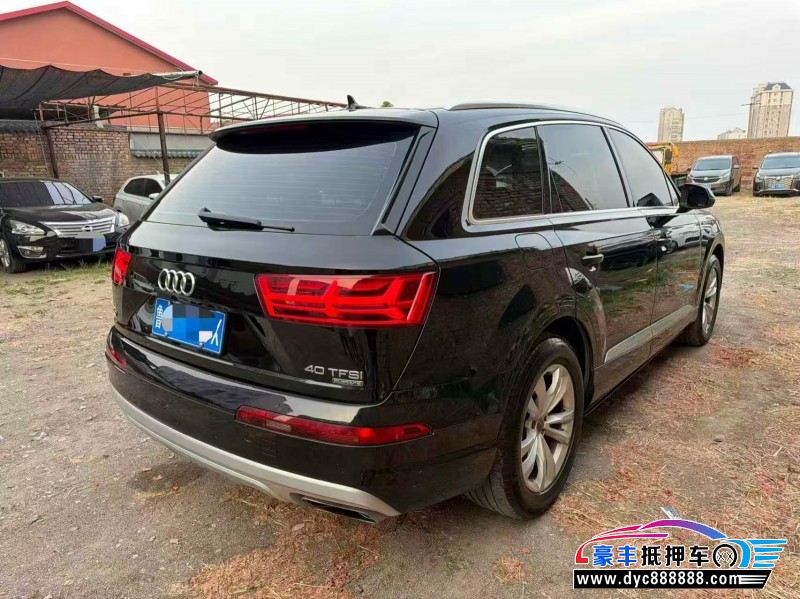 17年奥迪Q7轿车抵押车出售