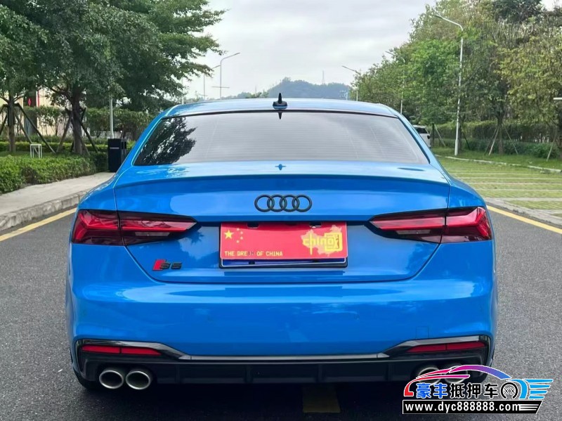22年奥迪S5轿车抵押车出售