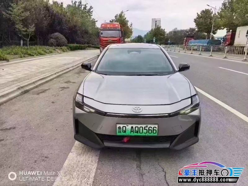 抵押车出售25年丰田BZ3轿车