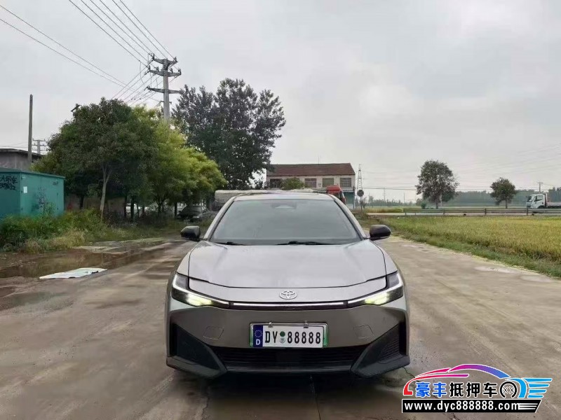 抵押车出售25年丰田BZ3轿车