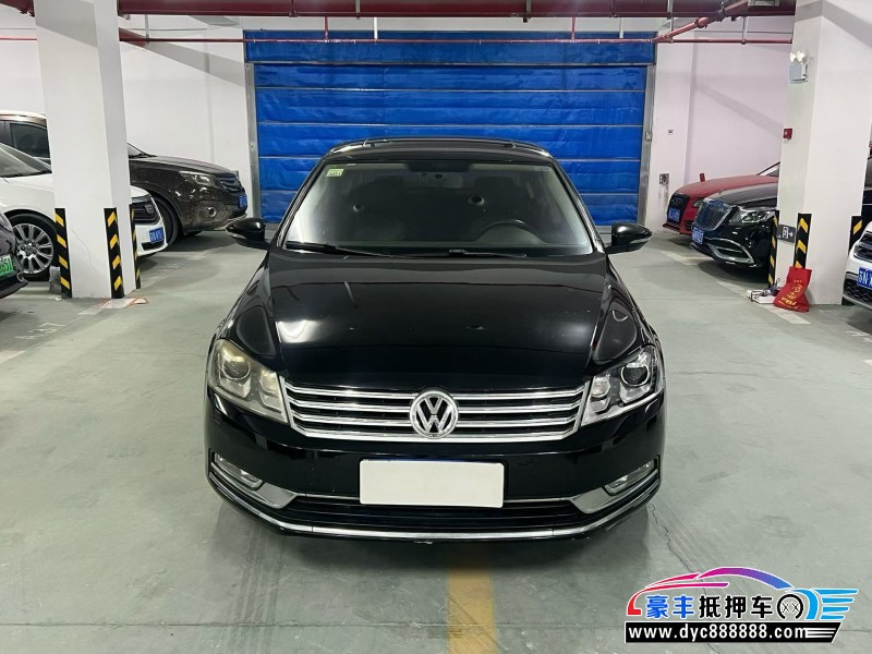 抵押车出售12年大众迈腾轿车