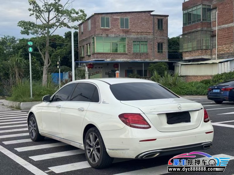 17年奔驰E轿车抵押车出售